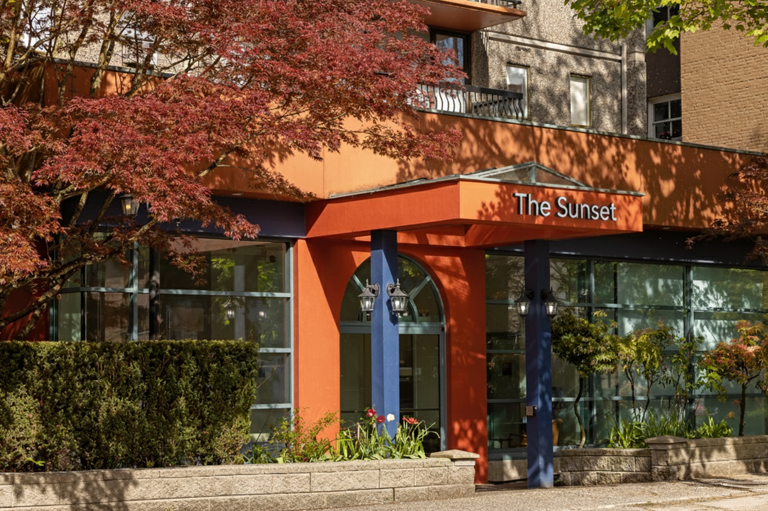 The Sunset Hotel Vancouver BC Exterior Lobby 2